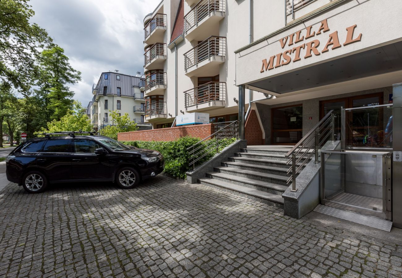 Villa Mistral, apartments, rent, Świnoujście, holidays, entrance, building