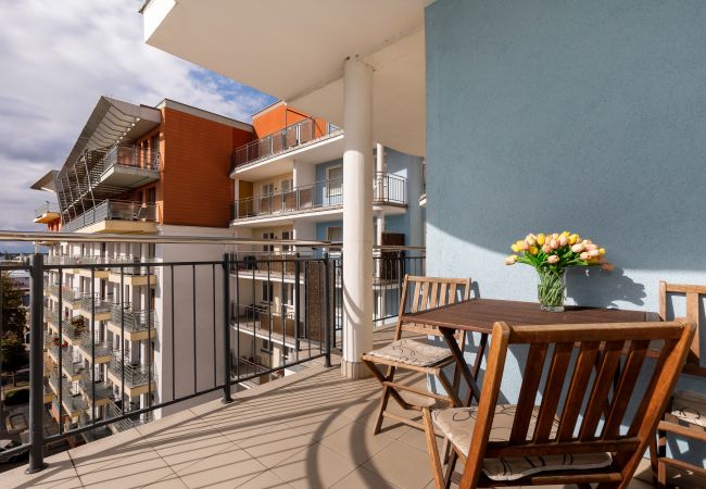 balcony, chairs, table, exterior, outside view, rent