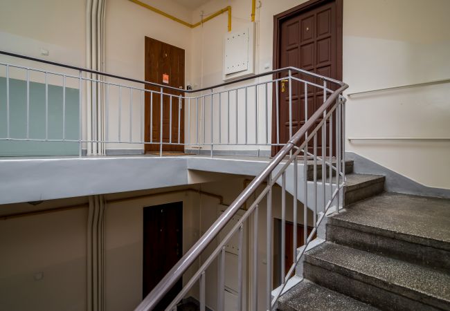 interior, stairwell, stairs, apartment building, apartment building interior, rent