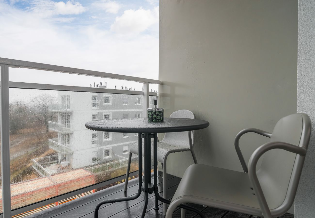 balcony, exterior, apartment building, apartment, chairs, table, rent
