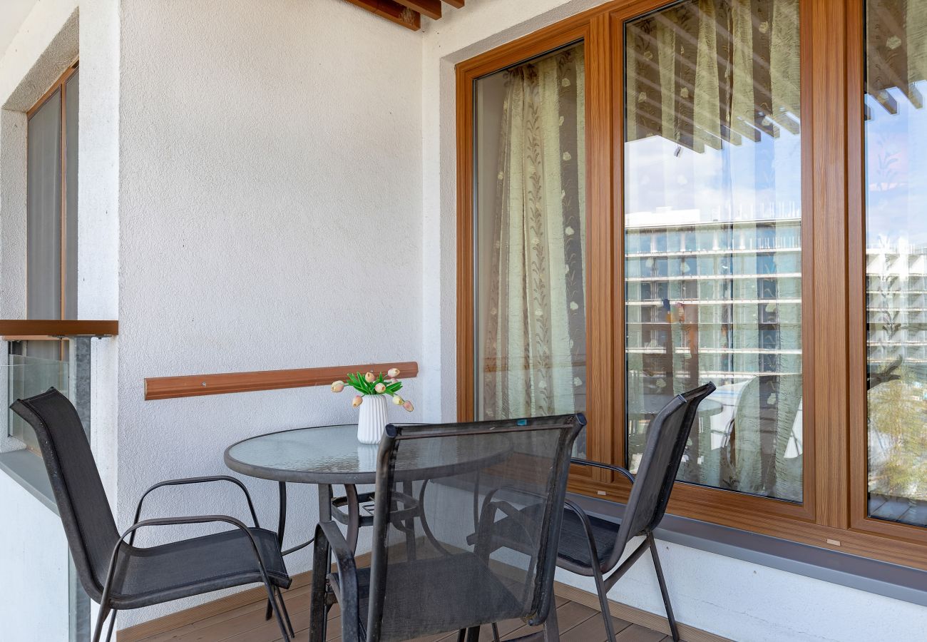 balcony, chairs, table, apartment, exterior, view, view from balcony, view from apartment, rent