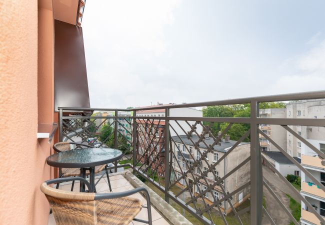 balcony, exterior, apartment, view, view from balcony, view from apartment, chairs, table, rent