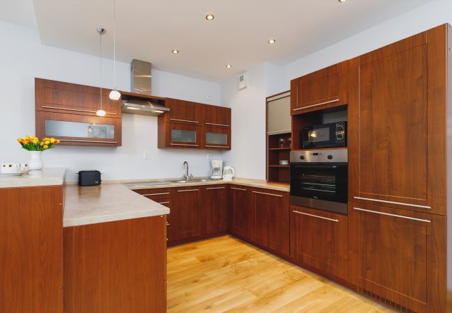 kitchen, kitchenette, kettle, fridge with freezer, stove, oven, coffee machine, toaster, microwave, cupboards, apartment, interior, rent