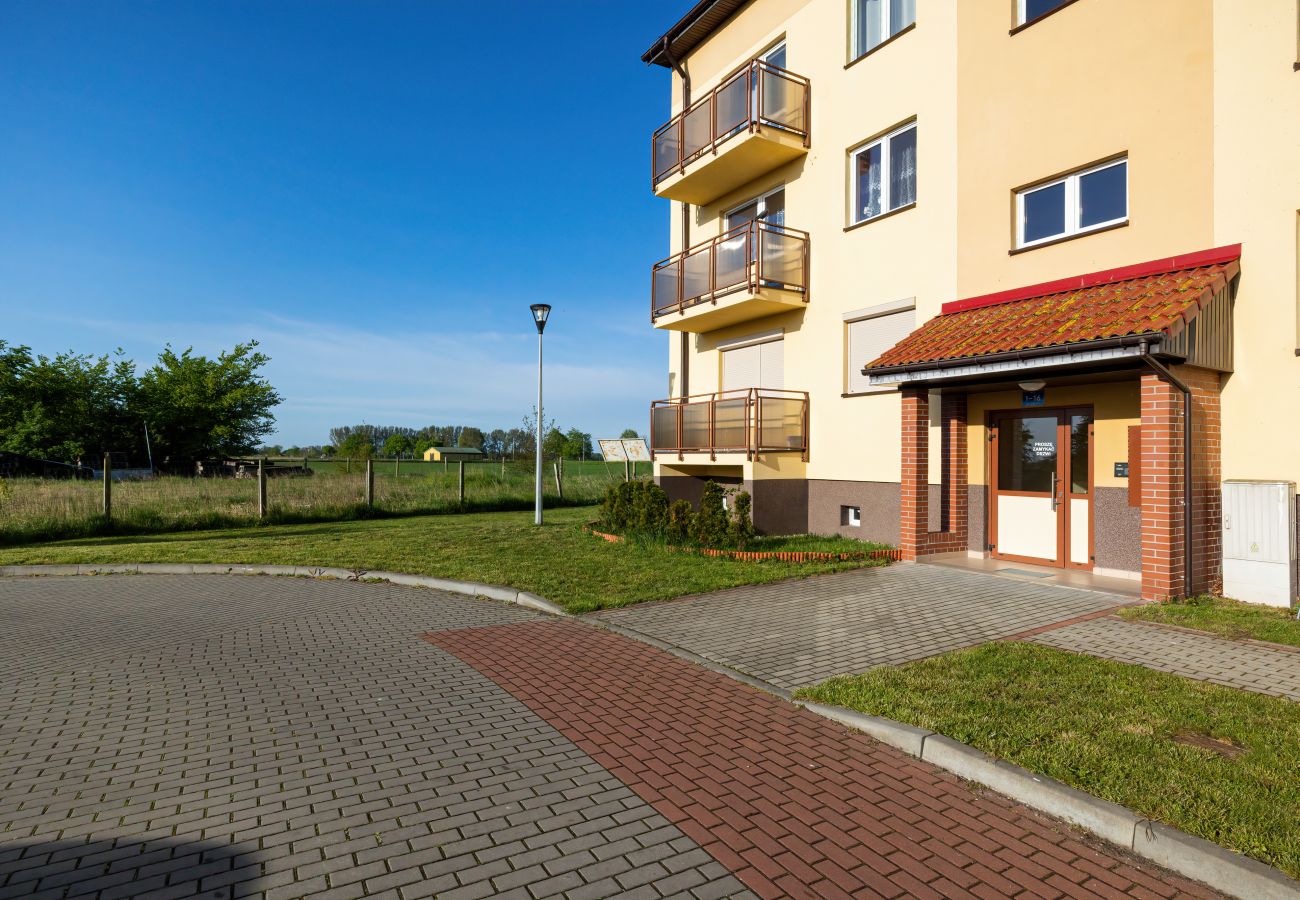 exterior, apartment, apartment exterior, apartment building, apartment building exterior, rent, Wrzosowo 72, Dziwnówek